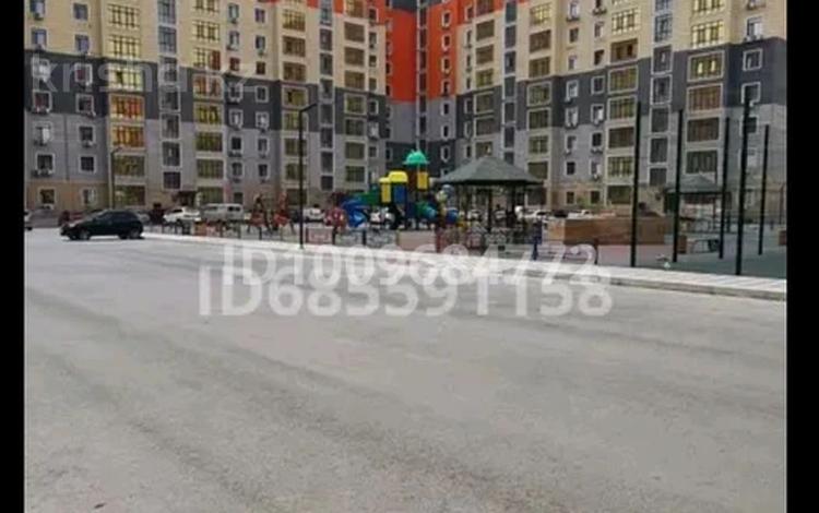 2-бөлмелі пәтер · 70 м² · 5/9 қабат, мкр Нурсая, Абулхайыр хана 51а, бағасы: 34 млн ₸ в Атырау — фото 2