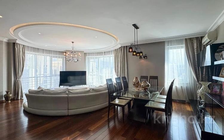 4-бөлмелі пәтер · 175 м² · 13/18 қабат, мкр Самал-2, Достык 97 — Пр. Аль Фараби, бағасы: 165 млн ₸ в Алматы, Медеуский р-н — фото 2