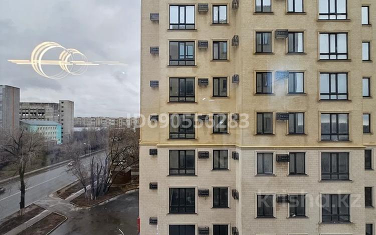 1-комнатная квартира · 60 м² · 5/9 этаж, Есенжанова 3/2 за 280 000 ₸ в Уральске — фото 2
