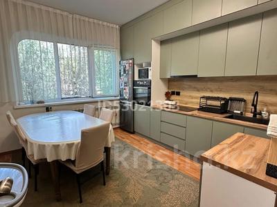 4-комнатная квартира · 100 м² · 2/5 этаж, Каримова 196 — Угол ул.Есенжанова за 80 млн ₸ в Алматы, Алмалинский р-н