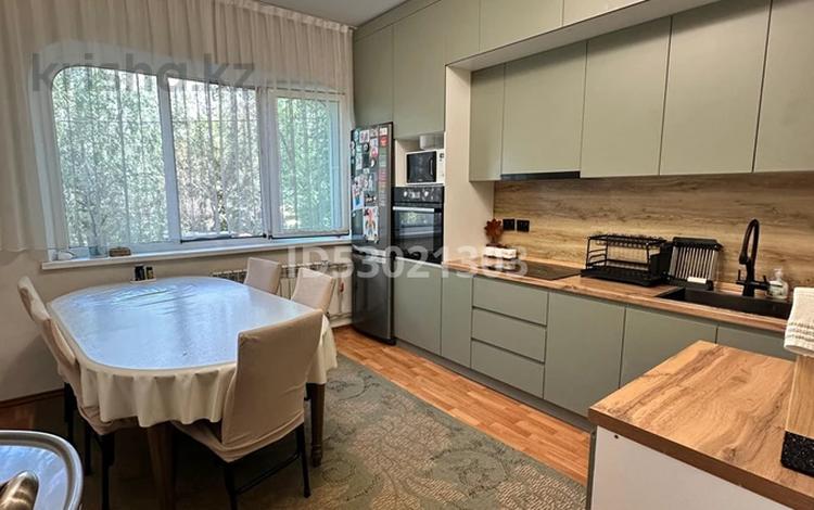 4-комнатная квартира · 100 м² · 2/5 этаж, Каримова 196 — Угол ул.Есенжанова за 80 млн ₸ в Алматы, Алмалинский р-н — фото 13