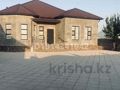 Жеке үй · 5 бөлме · 200 м² · 1000 жүзд., 62 — Рахат 4-62 көше, бағасы: 42 млн ₸ в Жанаозен