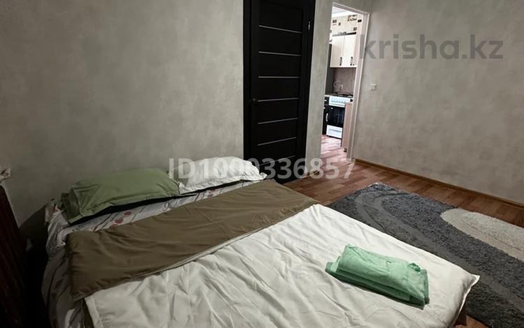 2-комнатная квартира · 32 м² · 1/5 этаж, Майкудук, 12й микрорайон 44 — Ресторан «Абиба» , супермаркет Аян за 10 000 ₸ в Караганде, Алихана Бокейханова р-н — фото 2