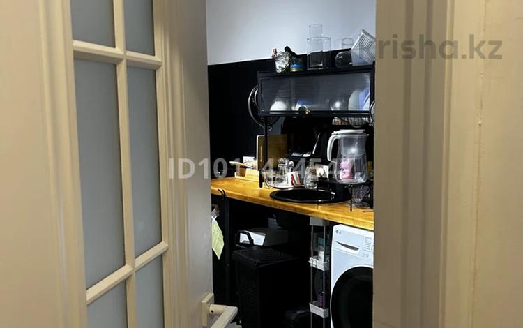 1-комнатная квартира · 37 м² · 1/4 этаж, проспект Достык 123 за 290 000 ₸ в Алматы, Медеуский р-н — фото 2