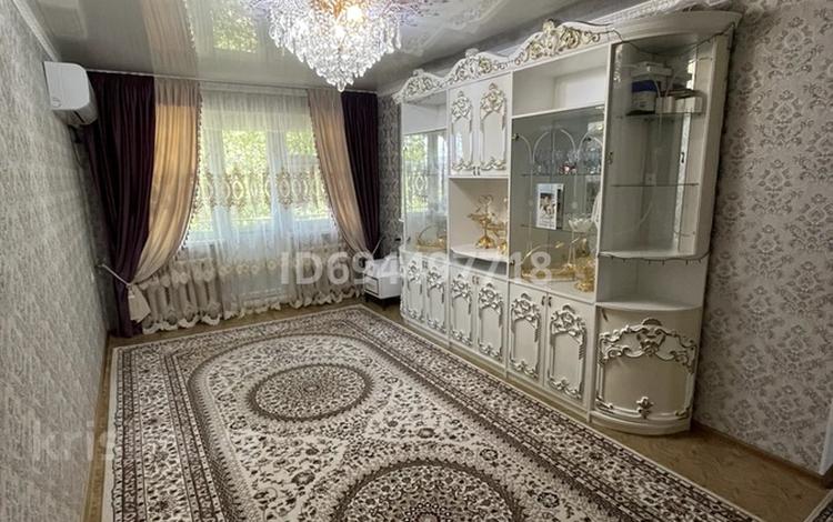 3-бөлмелі пәтер · 60 м² · 3/5 қабат, Акшораева 9, бағасы: 10 млн ₸ в Каратау — фото 2