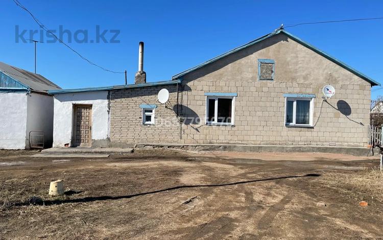 Отдельный дом · 3 комнаты · 100 м² · 20 сот., Достык за 12 млн 〒 в Акколе — фото 2