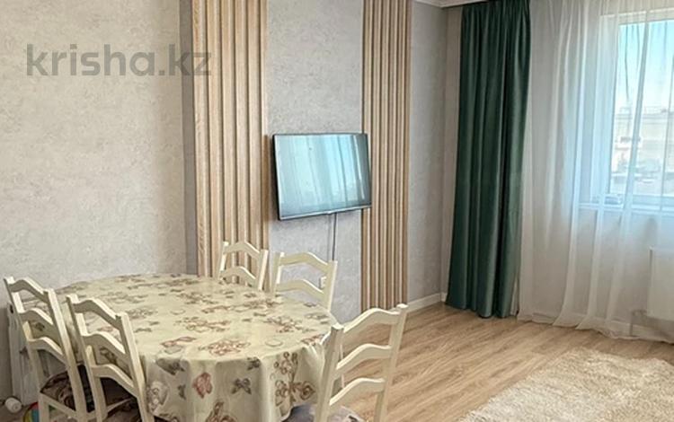 3-комнатная квартира · 80 м², Мангилик Ел 17 за 320 000 ₸ в Астане, Есильский р-н — фото 2
