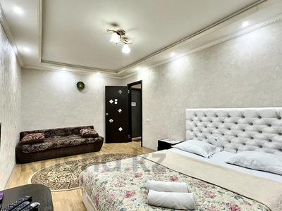 1-комнатная квартира, 35 м², 2/5 этаж посуточно, Интернациональная улица 34 за 13 000 〒 в Петропавловске