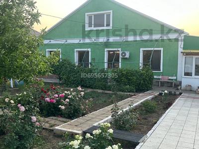 Отдельный дом · 5 комнат · 180 м² · 16 сот., мкр Кунаева, Соколиная 17 — Район магазин Катерина за 95 млн ₸ в Уральске