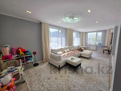 4-комнатная квартира · 137 м² · 2/12 этаж, Тургут Озала — Каримова - Абая - Метро за 143 млн ₸ в Алматы, Бостандыкский р-н