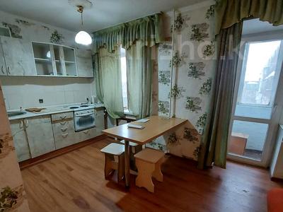 1-комнатная квартира, 38 м², 3/3 этаж помесячно, Кайсенова 86 за 90 000 〒 в Усть-Каменогорске