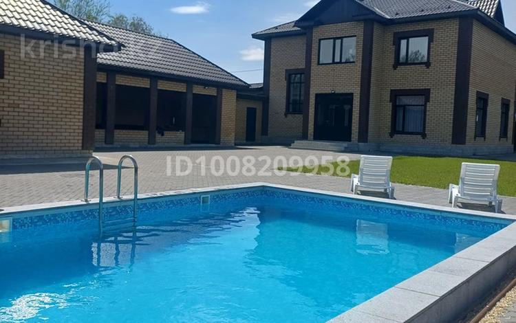 Дом · 6 комнат · 200 м², Бобровка 1401 за 200 000 ₸ в Семее — фото 24