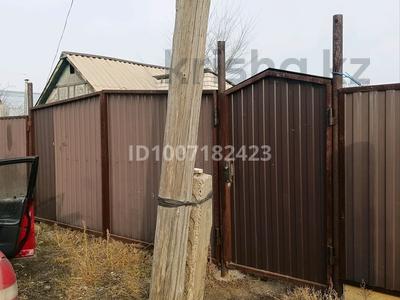 Дача · 2 комнаты · 10 м² · 7 сот., Черемуха 51 — Находится на Нокина, остановка старый мясокомбинат за 4 млн 〒 в Актобе, жилой массив Кирпичный