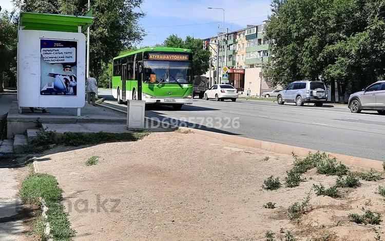 1-бөлмелі пәтер · 32 м² · 3/3 қабат, Азаттык 80 — Остановка Шалкыма, бағасы: 130 000 ₸ в Атырау, мкр Жилгородок — фото 2