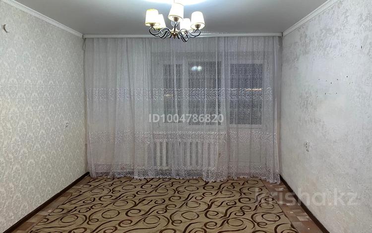 3-бөлмелі пәтер · 60 м² · 5/5 қабат, Пр Абая 2, бағасы: 15 млн ₸ в Хромтау — фото 2