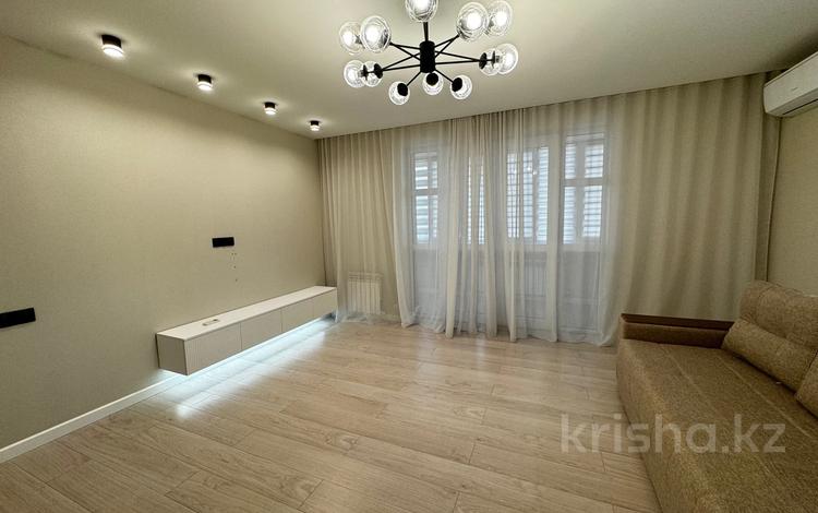 3-комнатная квартира, 90 м², 11 этаж, мкр Аккент, Мкр. Аккент 57