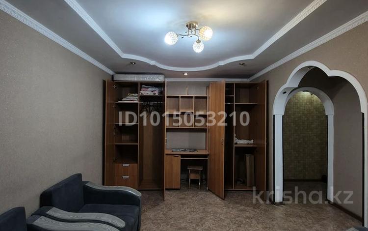 1-комнатная квартира · 30 м² · 1/5 этаж, 1 микрорайон 8 за 150 000 ₸ в Семее — фото 2
