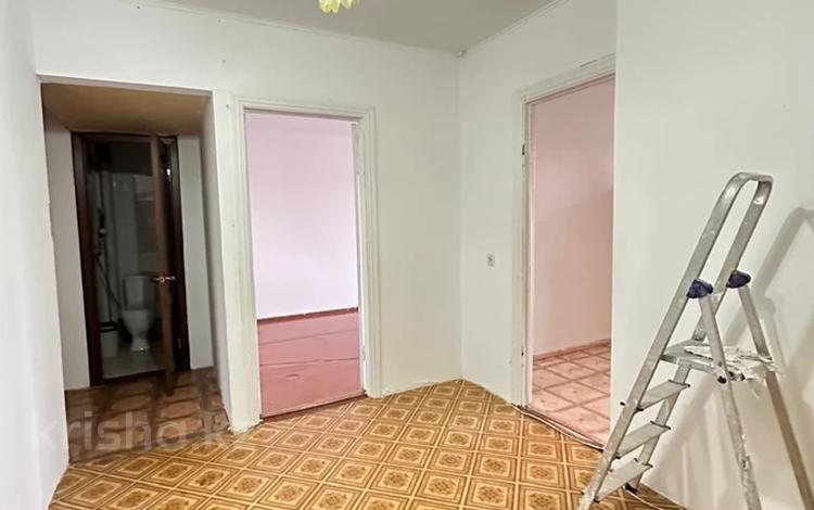 2-комнатная квартира · 54 м² · 3/5 этаж, 4 мкр за 17.5 млн ₸ в Уральске — фото 2