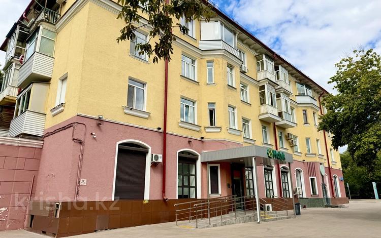 2-бөлмелі пәтер · 51 м² · 2/4 қабат, Жаңа қала ш/а., проспект Назарбаева 44 — Политех, Акимат, бағасы: 23.5 млн ₸ в Караганде, Казыбек би р-н — фото 2