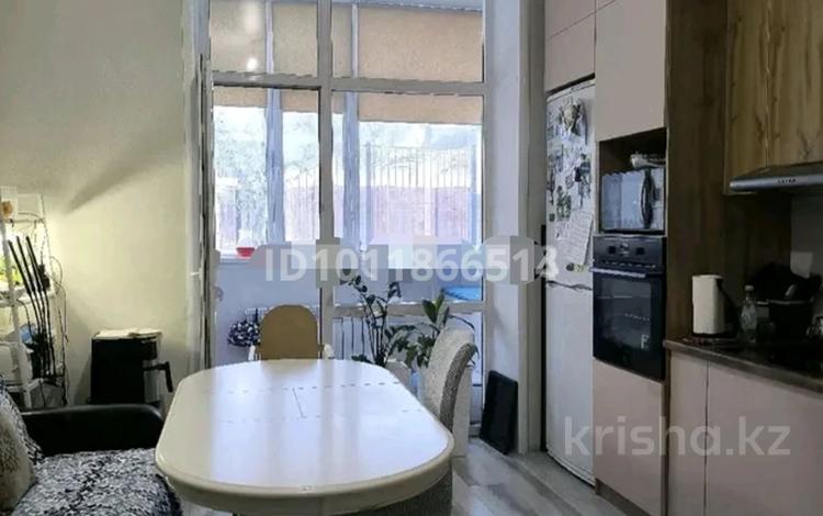 2-комнатная квартира · 70 м² · 1/5 этаж, мкр Юго-Восток, ул. Сатыбалдина 17/4 — Пр. Республики за 32.9 млн ₸ в Караганде, Казыбек би р-н — фото 2