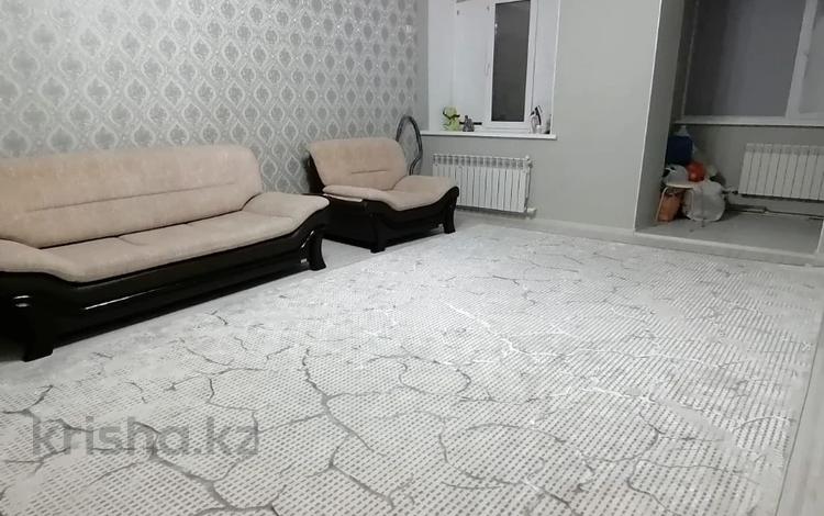 2-комнатная квартира, 91 м², 3/5 этаж, Тауелсиздик за 33 млн 〒 в Актобе — фото 21