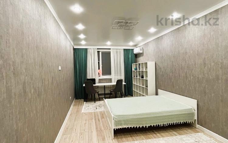 4-комнатная квартира, 107 м², 12/12 этаж помесячно, Сатпаева — Туркебаева