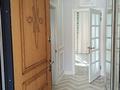 Отдельный дом · 8 комнат · 300 м² · 8 сот., мкр Самал-2 за 2 млн ₸ в Алматы, Медеуский р-н — фото 6