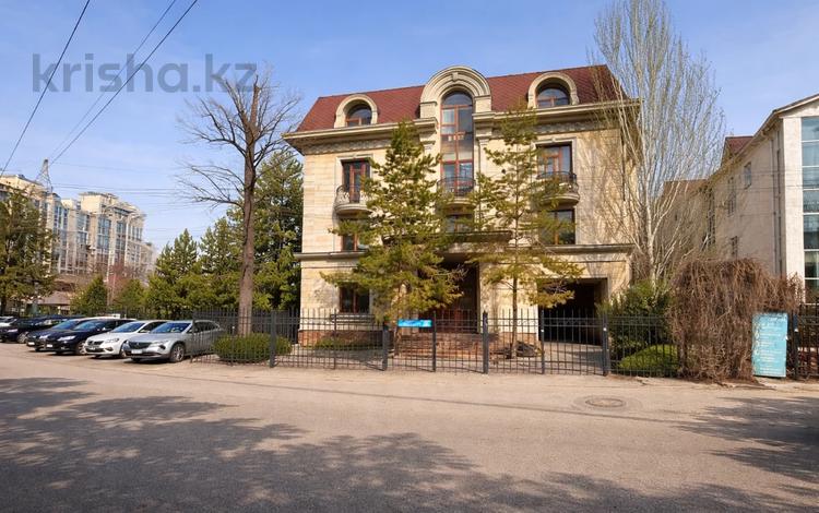Отдельный дом · 18 комнат · 536 м², Курмангалиева 10 за 4.5 млн ₸ в Алматы, Медеуский р-н — фото 4