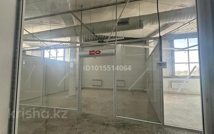 Дүкендер мен бутиктер · 40 м², бағасы: 5.5 млн ₸ в Актобе, мкр. Курмыш — фото 2