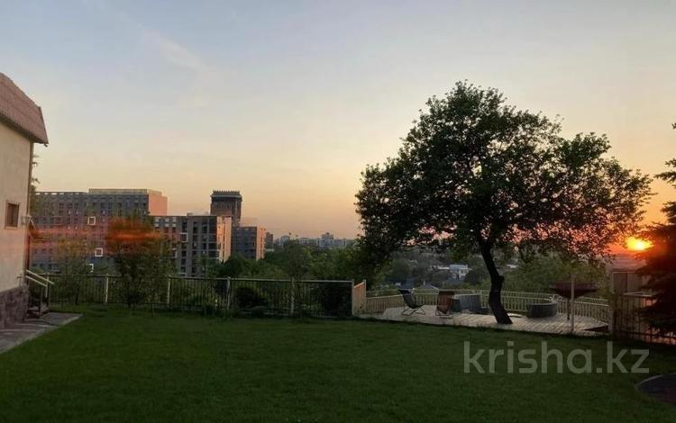 Отдельный дом · 4 комнаты · 435 м² · 8 сот., мкр Коктобе за 360 млн ₸ в Алматы, Медеуский р-н — фото 10