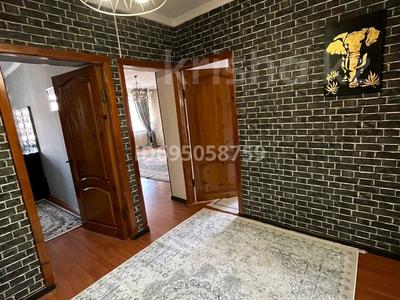 3-комнатная квартира · 86 м² · 4/5 этаж, мкр Нурсат, Мкр Нурсат,под нами Народный банк — В начале аллеи над народным банком, на против казпочты и аптеки Еврофарма за 300 000 〒 в Шымкенте, Каратауский р-н