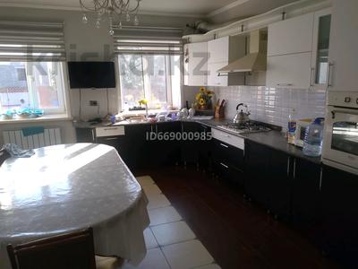 Продажа домов и дачи в Актюбинской обл.: Отдельный дом · 8 комнат · 450 м² · 12 сот., Новый город, улица Абыл Таракулы 11 за 70 млн 〒 Отдельный дом · 8 комнат · 450 м² · 12 сот., Новый город, улица Абыл Таракулы 11 за 70 млн 〒 в Актобе