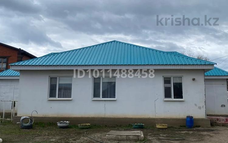 Отдельный дом · 4 комнаты · 165 м² · 10 сот., Байшешек 46 за 23 млн ₸ в Актобе, мкр Акжар — фото 2
