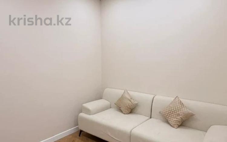 1-комнатная квартира · 50 м² · 8/10 этаж, мкр. Алтын орда, Алии Молдагуловой за 27 млн ₸ в Актобе — фото 8
