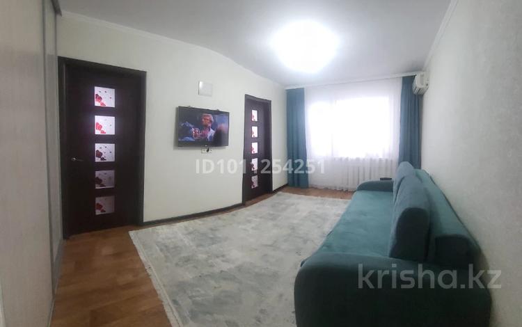 3-бөлмелі пәтер · 48.1 м² · 5/5 қабат, проспект Абая 107, бағасы: 16.8 млн ₸ в Уральске — фото 2