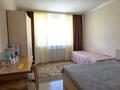 2-комнатная квартира · 65 м² · 3/5 этаж, мкр 13-й, мкр 13-й 18 — Мөңке би - угл улица Бауыржан Момышулы за 35 млн ₸ в Алматы, Алатауский р-н — фото 3