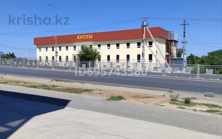 Свободное назначение, офисы, магазины и бутики, склады, общепит, салоны красоты, медцентры и аптеки, кабинеты и рабочие места · 750 м² за 1.5 млн ₸ в Шымкенте, Каратауский р-н — фото 2