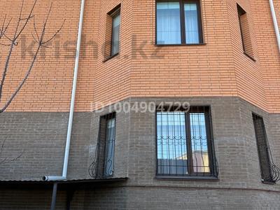 Отдельный дом · 10 комнат · 800 м², мкр &quot;Шыгыс 2&quot; 21 — Напротив гостиницу Арман за 3.5 млн 〒 в Актау, мкр "Шыгыс 2"