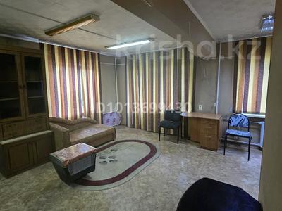 1-комнатная квартира · 30.9 м² · 2/5 этаж, пр. Н. Назарбаева 5/1 за 11 млн ₸ в Усть-Каменогорске, Ульбинский