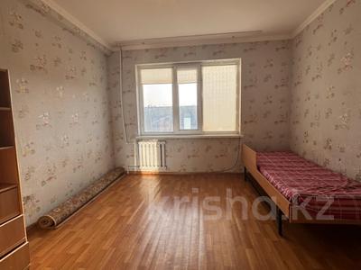 3-комнатная квартира · 59 м² · 4/5 этаж, мкр 8, братьев жубановых за 17.5 млн ₸ в Актобе