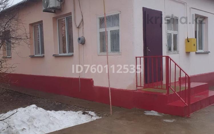 Отдельный дом · 3 комнаты · 100 м² · 8 сот., мкр Самал-2 — Егеменді ел Утегенова за 50 млн ₸ в Шымкенте, Абайский р-н — фото 2