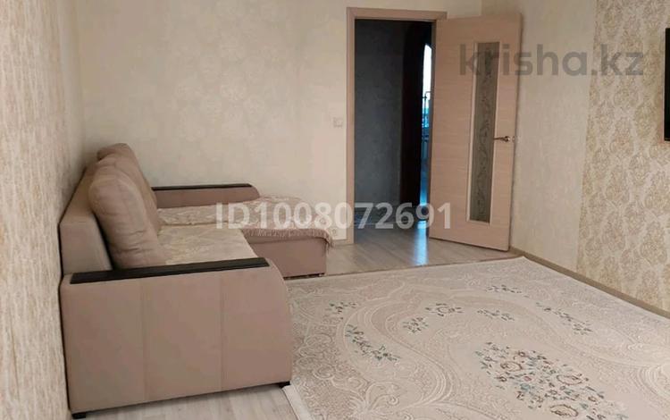 3-комнатная квартира · 79 м² · 4/9 этаж, 10 микрорайон 2 — Супермаркет Алтындар за 250 000 〒 в Аксае — фото 2