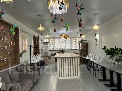 Свободное назначение, офисы, магазины и бутики, склады, общепит, медцентры и аптеки, образование, развлечения, конференц-залы, кабинеты и рабочие места, студии · 210 м² за 650 000 〒 в Таразе