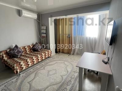 1-комнатная квартира · 42 м² · 5/10 этаж, 11-й мкр 7 за 15 000 ₸ в Актау
