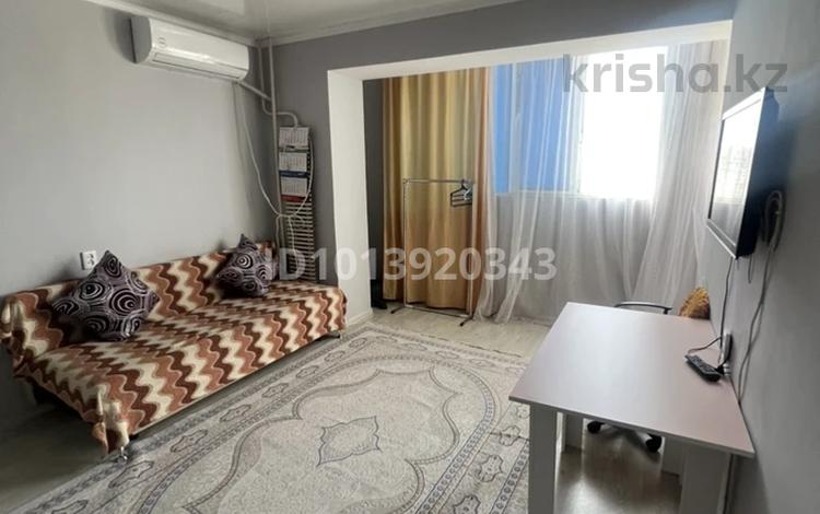 1-комнатная квартира · 42 м² · 5/10 этаж, 11-й мкр 7 за 15 000 ₸ в Актау — фото 2
