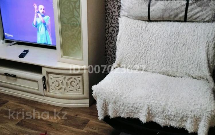 1-комнатная квартира · 37 м² · 4/5 этаж, Майкудук, Майкудук, 12й микрорайон 1 за 8 000 ₸ в Караганде, Алихана Бокейханова р-н — фото 2