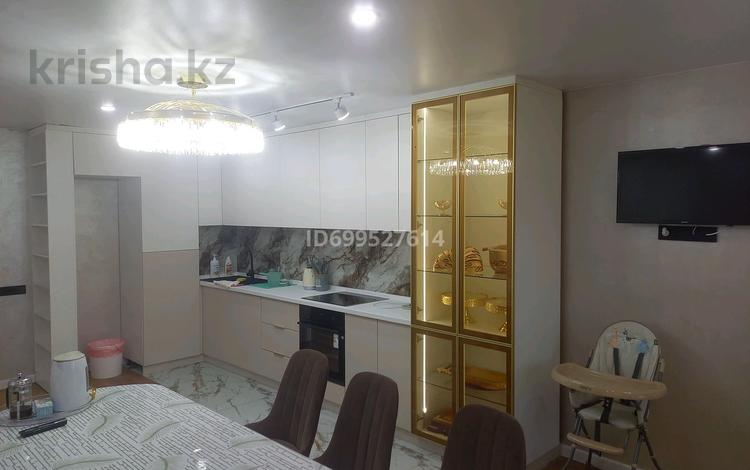 3-бөлмелі пәтер · 130 м² · 5/9 қабат, Физкультурная 4а — Спорт комплекс Шакарима, бағасы: 90 млн ₸ в Семее — фото 2