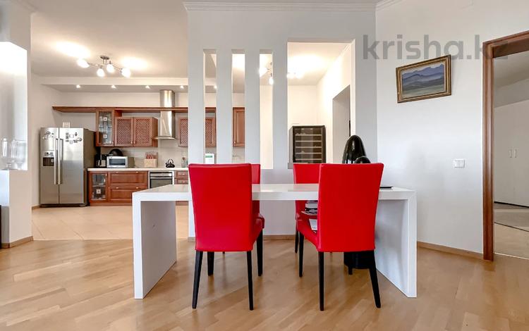 5-комнатная квартира · 195 м² · 11/17 этаж, Луганского 1 — 5-КОМНАТНАЯ КВАРТИРА 195 М² ПАНОРАМНЫЙ ВИД | ПОТОЛКИ 3 М | ПРОСТОРНАЯ ПЛАНИРОВКА за 195 млн ₸ в Алматы, Медеуский р-н — фото 47
