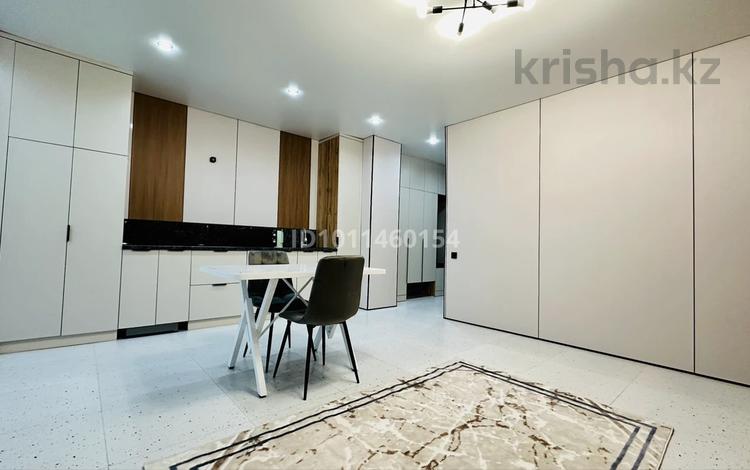 2-бөлмелі пәтер · 45 м² · 10/25 қабат, мкр 11 112в, бағасы: 20 000 ₸ в Актобе — фото 2