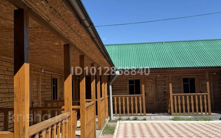 Жеке үй · 1 бөлме · 25 м², Жамбула жабаева 28, бағасы: 5 000 ₸ в Бурабае — фото 2